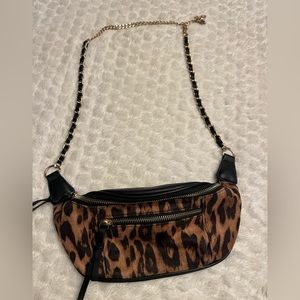 Express animal print Fanny pack